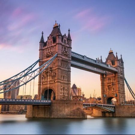 Nice Flat In Heart Of Londres Extérieur photo