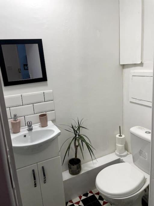 Nice Flat In Heart Of Londres Extérieur photo