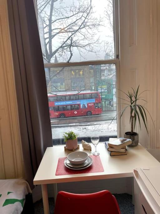 Nice Flat In Heart Of Londres Extérieur photo