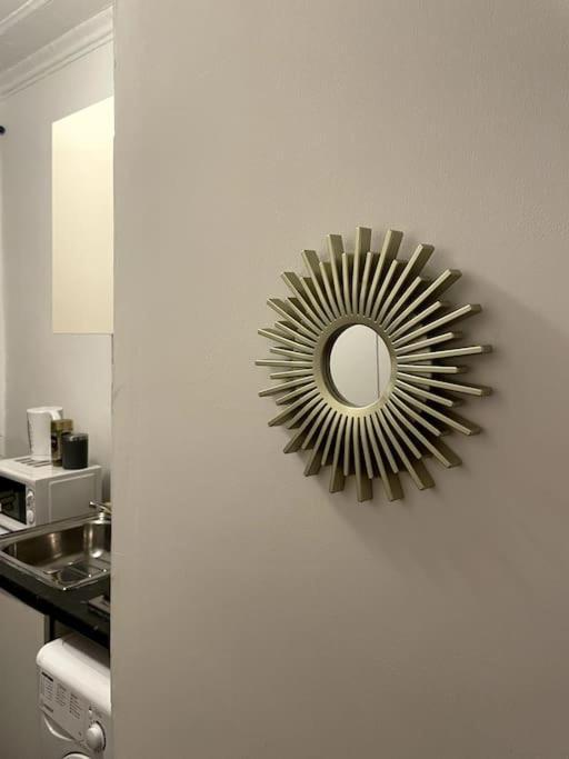 Nice Flat In Heart Of Londres Extérieur photo