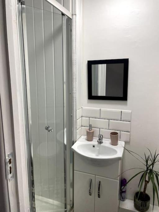 Nice Flat In Heart Of Londres Extérieur photo